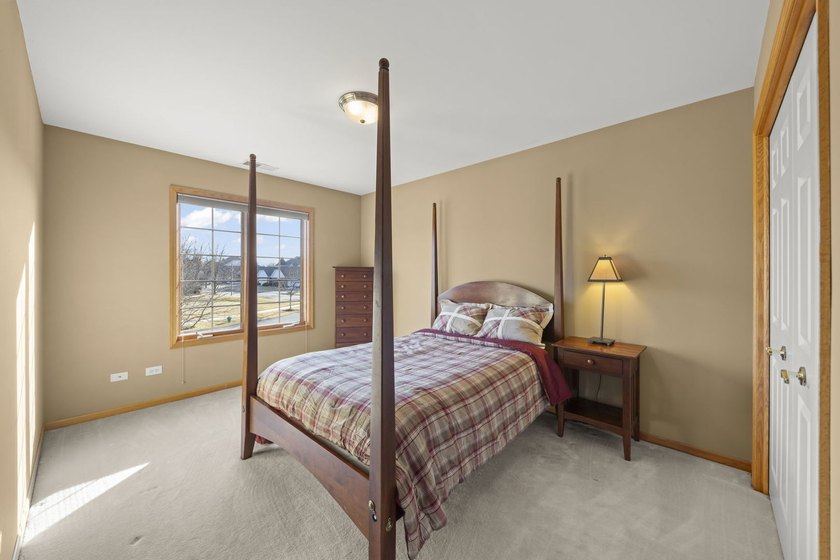 Welcome to this BEAUTIFUL END-UNIT townhome perfectly positioned - photo 29