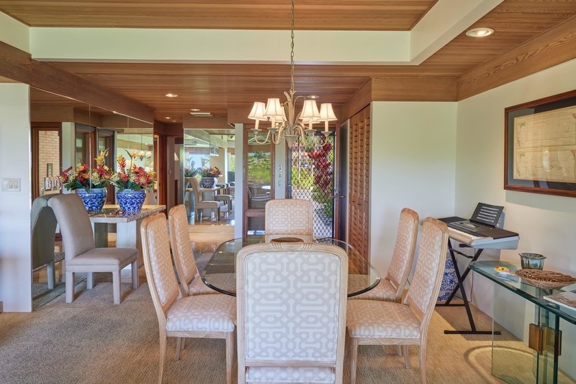 Wailea Point 2101 is a rare, single-level residence featuring 2 - photo 13