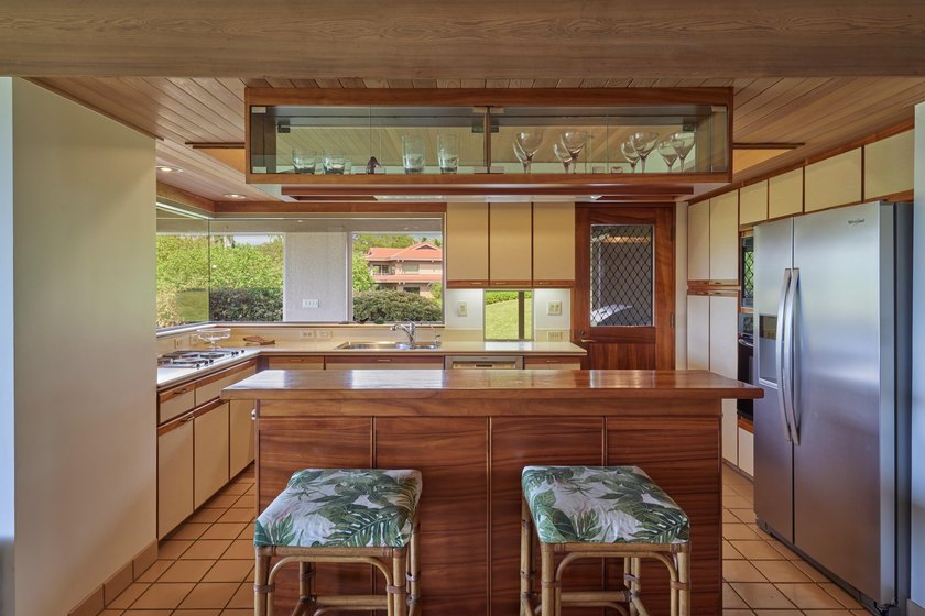 Wailea Point 2101 is a rare, single-level residence featuring 2 - photo 15