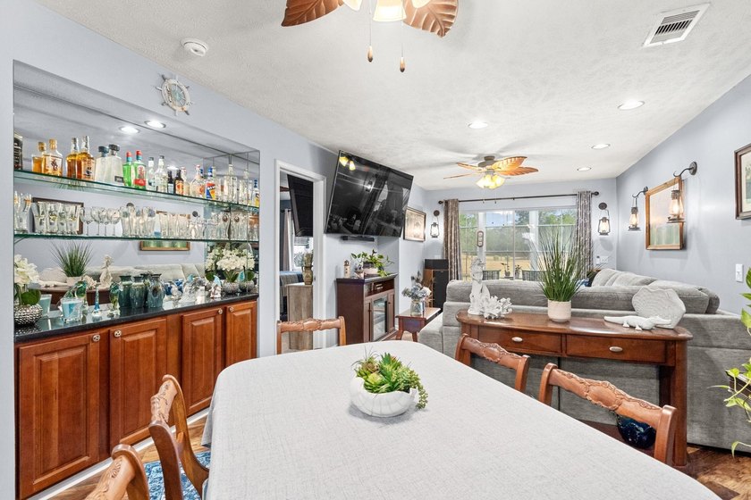 BACK ON THE MARKET at no fault of the sellers! Welcome to this - photo 19