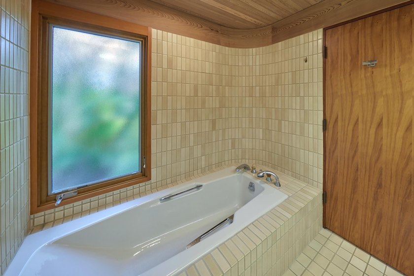 Wailea Point 2101 is a rare, single-level residence featuring 2 - photo 22
