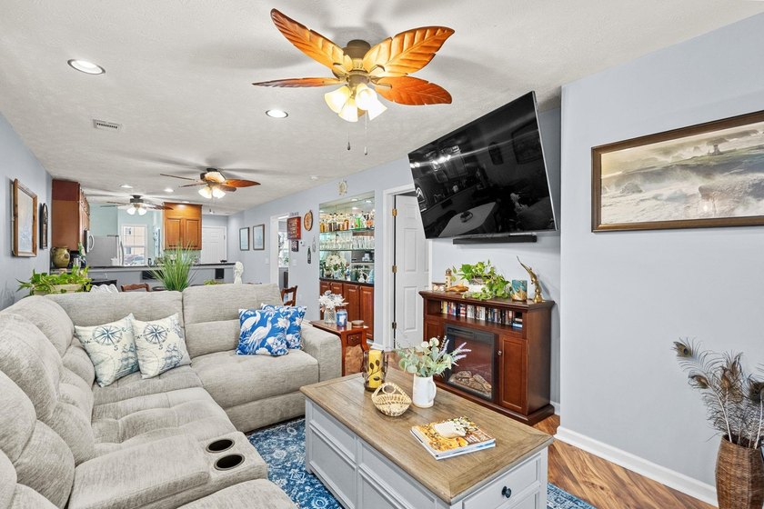 BACK ON THE MARKET at no fault of the sellers! Welcome to this - photo 24