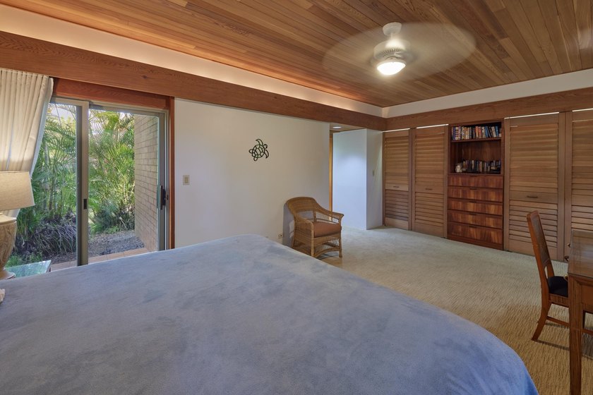 Wailea Point 2101 is a rare, single-level residence featuring 2 - photo 29