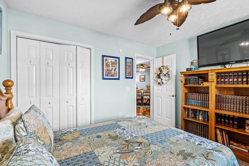 BACK ON THE MARKET at no fault of the sellers! Welcome to this - photo 30