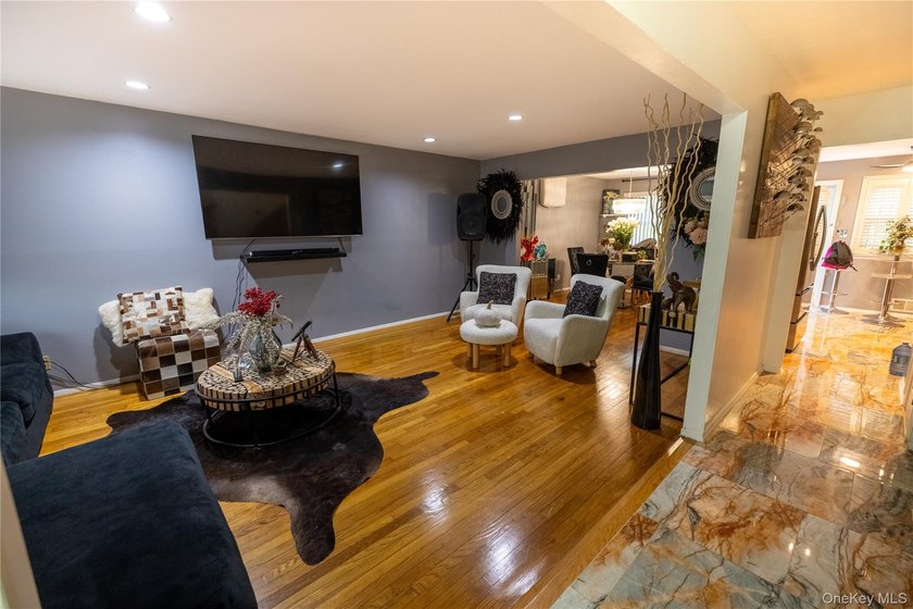 *Experience refined living in this impeccably maintained - photo 4