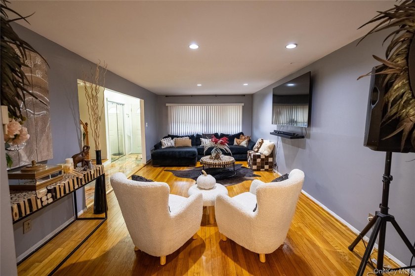 *Experience refined living in this impeccably maintained - photo 7
