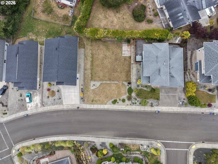 Welcome to this 5305sq ft lot in the Pacific Crest planned - photo 11