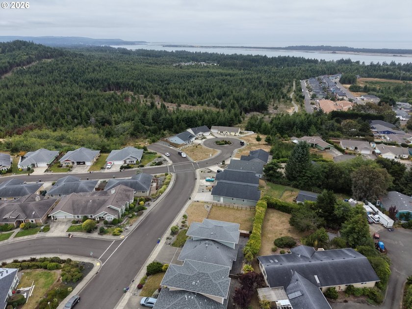 Welcome to this 5305sq ft lot in the Pacific Crest planned - photo 13