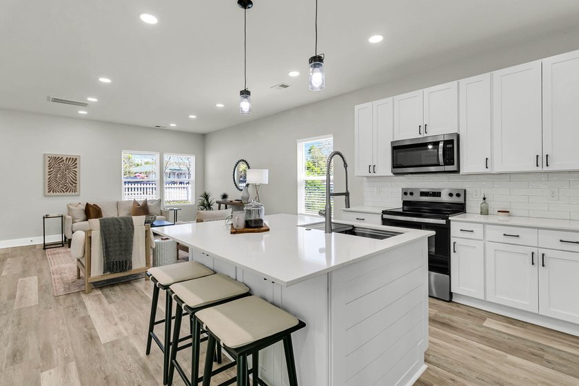 Calling all Investors! This is an HOA-free, STR-capable home - photo 14