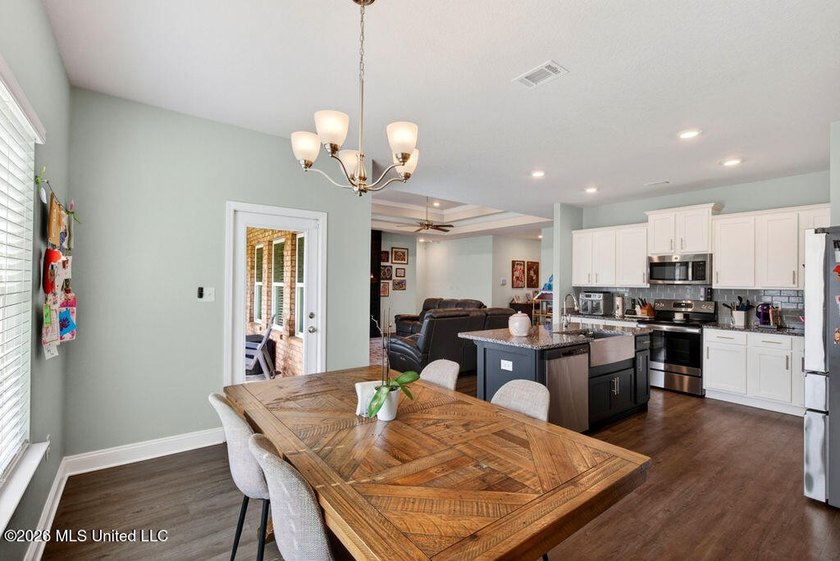 This house comes with a REDUCED RATE as low as 5.625% (APR 6 - photo 16