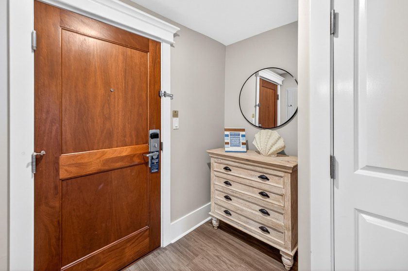 This fully furnished studio offers a spacious private balcony - photo 6
