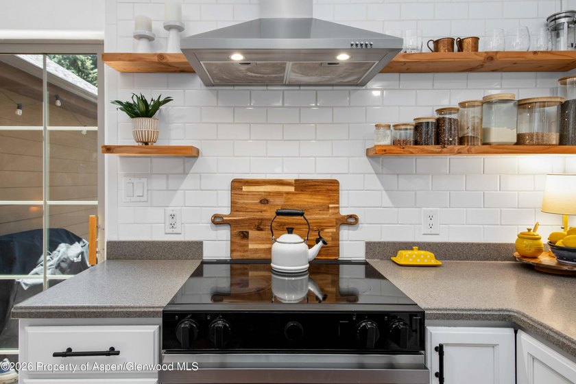 Beautifully updated and meticulously maintained, this move-in - photo 8