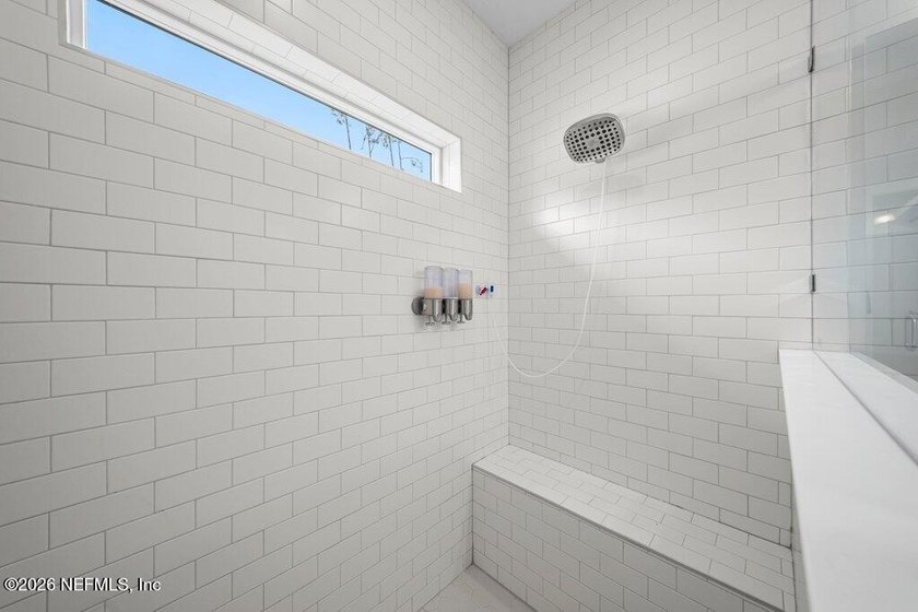Welcome to this beautifully maintained 4 bedroom, 3 bathroom - photo 32