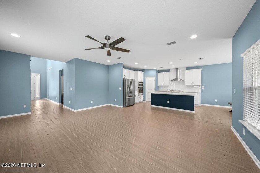 Welcome to this beautifully maintained 4 bedroom, 3 bathroom - photo 43