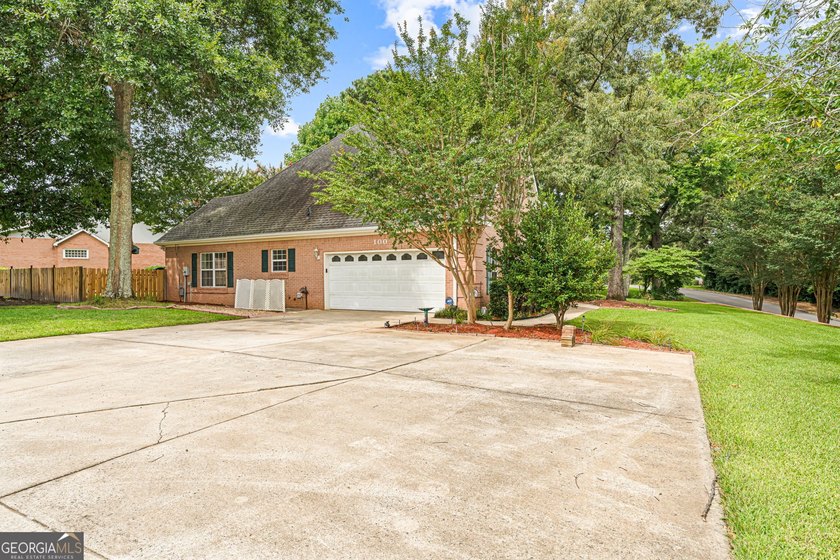 Priced nearly $30,000 below appraised value and $5000 seller - photo 4