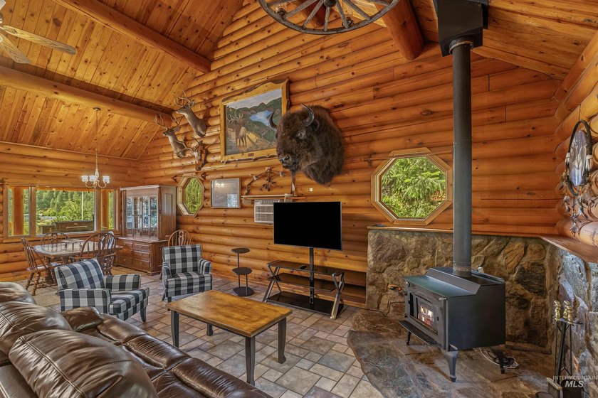 Rare Clearwater River Retreat with Guest Cabins! Whether you're - photo 8