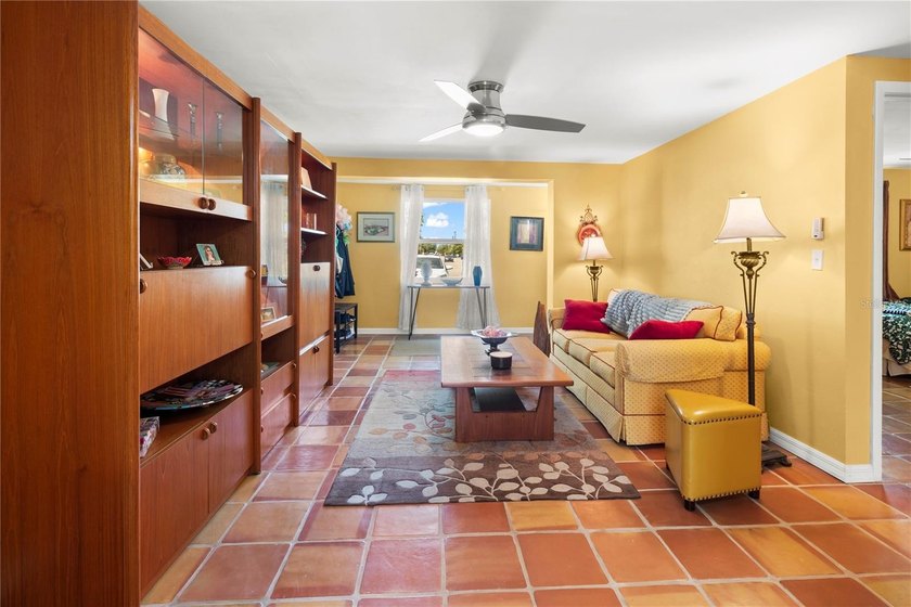 Half (one side) of a duplex -- 3 BR/2 full baths (rare for this - photo 4