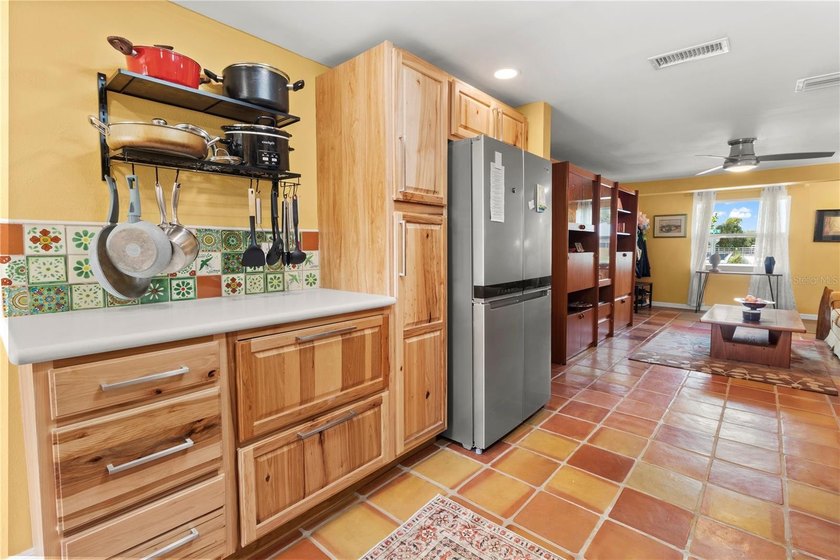 Half (one side) of a duplex -- 3 BR/2 full baths (rare for this - photo 5