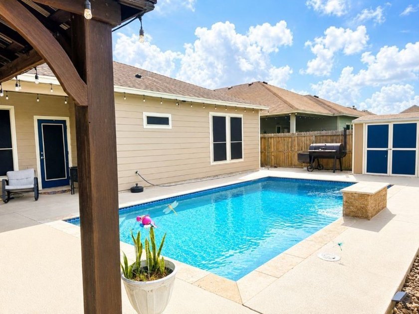 A beautifully maintained 4 Bedroom, 2 bath 1866 sq. ft. home - photo 30