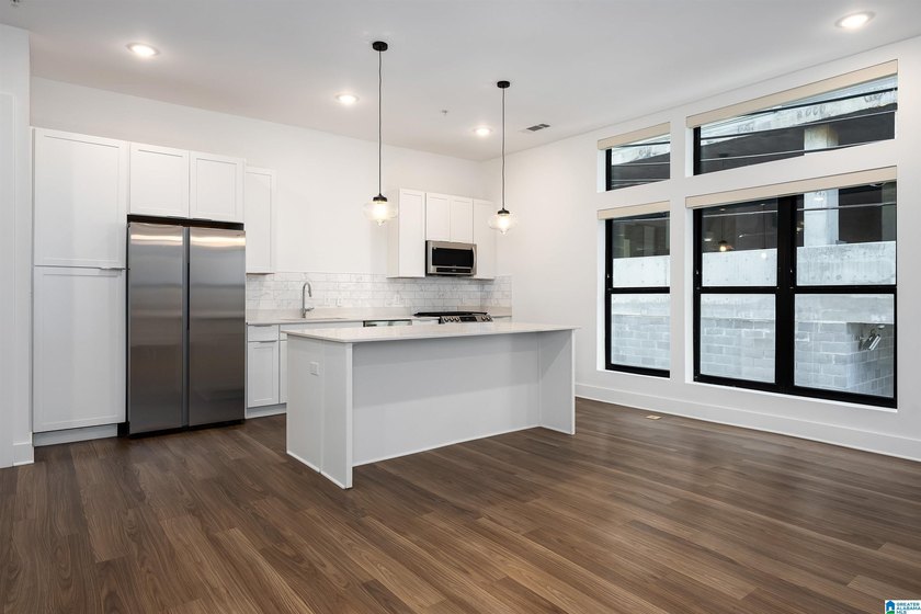 Welcome home to this beautifully appointed 937 square foot - photo 11