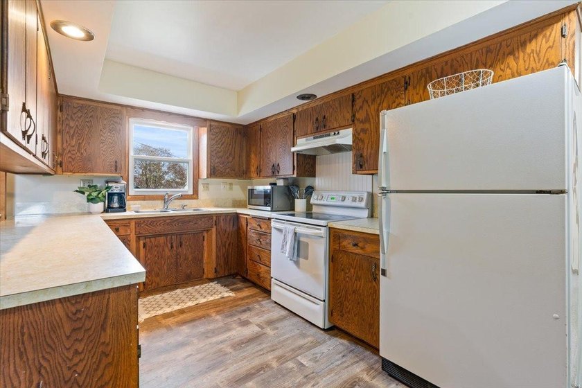 Welcome home! Step into this beautiful five-bedroom, two-bath - photo 14