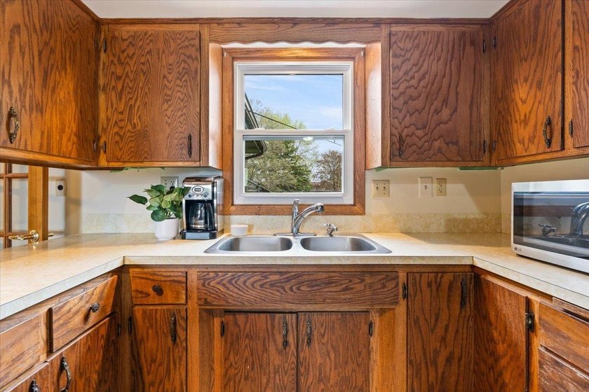 Welcome home! Step into this beautiful five-bedroom, two-bath - photo 15