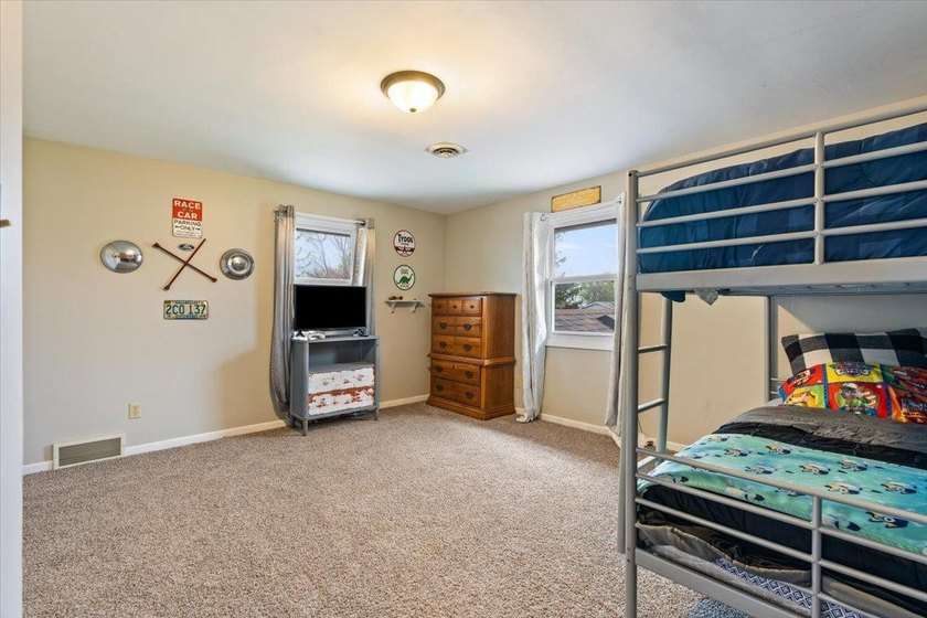 Welcome home! Step into this beautiful five-bedroom, two-bath - photo 20