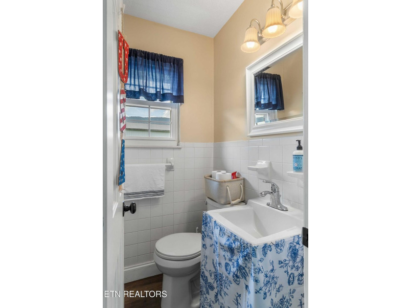 Check out this truly unique property located on nearly 4 flat - photo 22