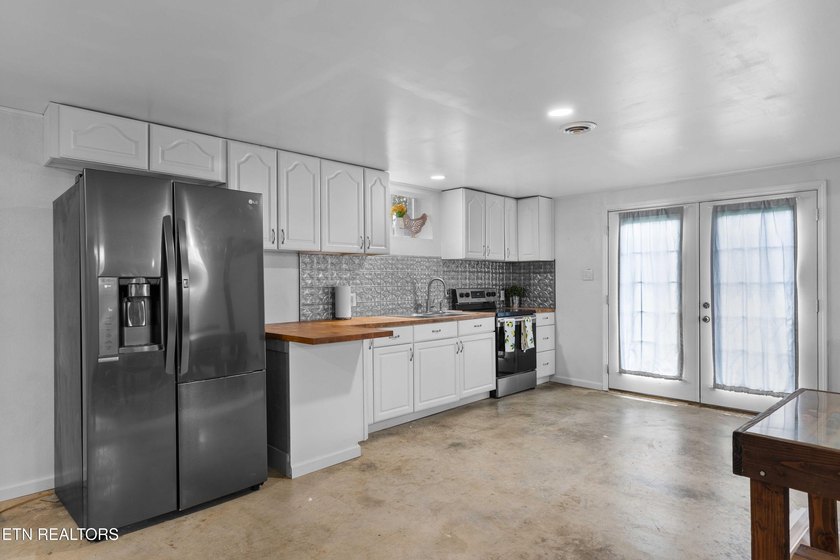 Check out this truly unique property located on nearly 4 flat - photo 25