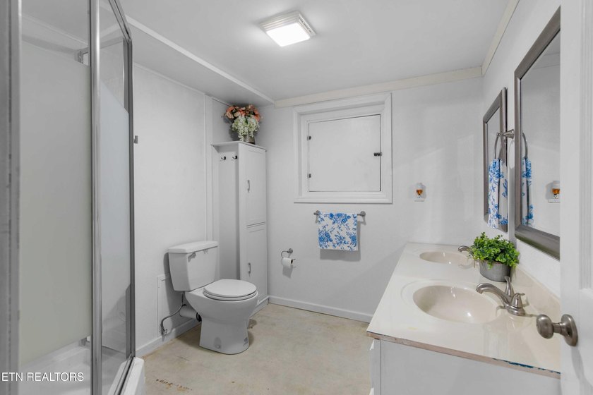 Check out this truly unique property located on nearly 4 flat - photo 27