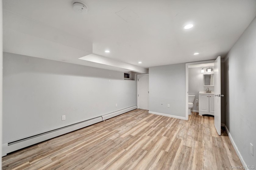 Filled with warmth and opportunity, this 3 bedroom, 1 bath Cape - photo 27