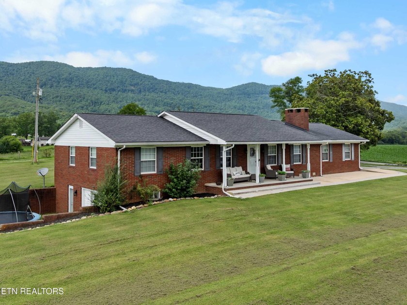Check out this truly unique property located on nearly 4 flat - photo 40