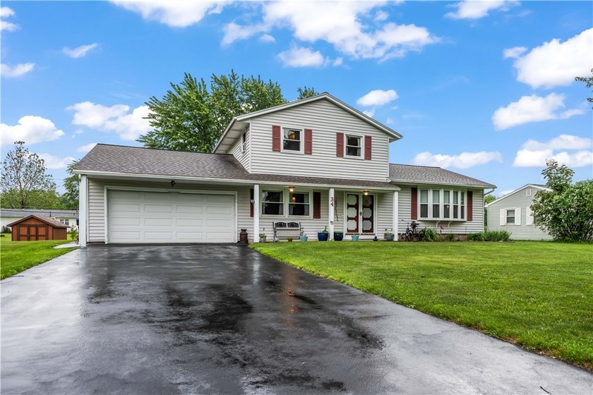 Welcome home to this spacious 4-bedroom, 1.5-bath home in Chili! - photo 2