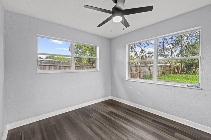 Charming 3-bedroom pool home in a great Port St. Lucie location! - photo 24