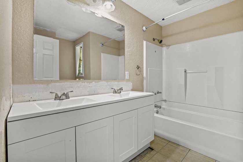 Charming 3-bedroom pool home in a great Port St. Lucie location! - photo 29