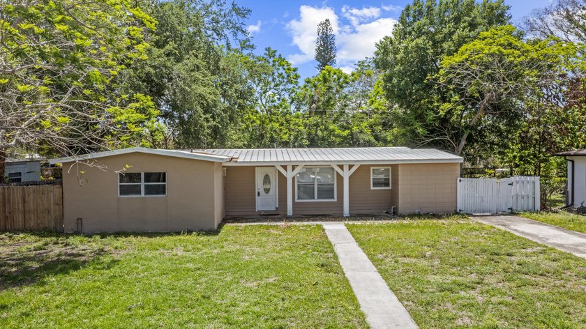 Charming 3-bedroom pool home in a great Port St. Lucie location! - photo 33