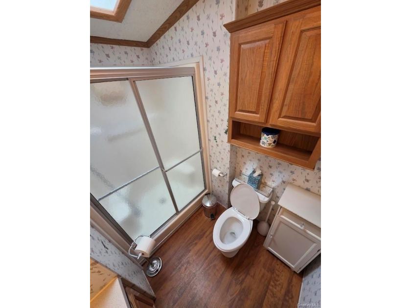 Charming Move-In Ready Home in the Heart of the East End - photo 9