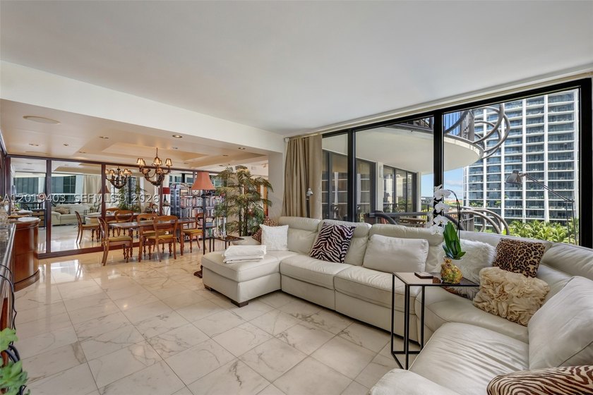 Experience waterfront living in this expansive 3-bedroom - photo 11