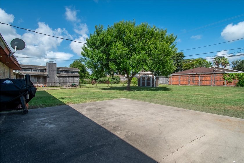 Welcome to this charming 3-bedroom, 2-bath home in the highly - photo 31