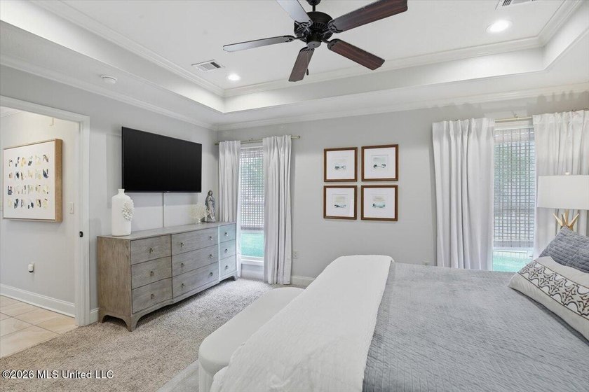 Welcome to 424 Glendale Place in the highly sought-after Hidden - photo 22