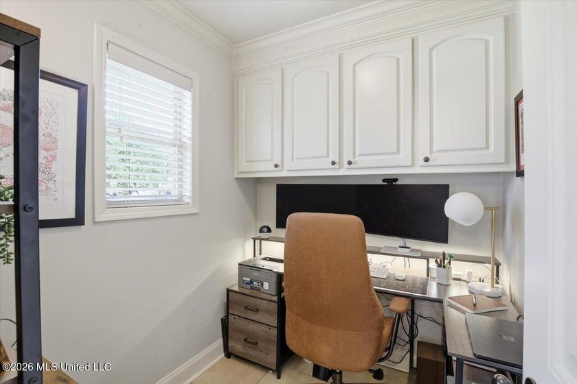 Welcome to 424 Glendale Place in the highly sought-after Hidden - photo 28