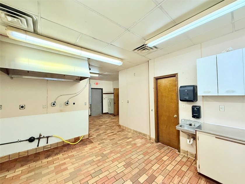 Prime commercial opportunity in one of Russellville's busiest - photo 33