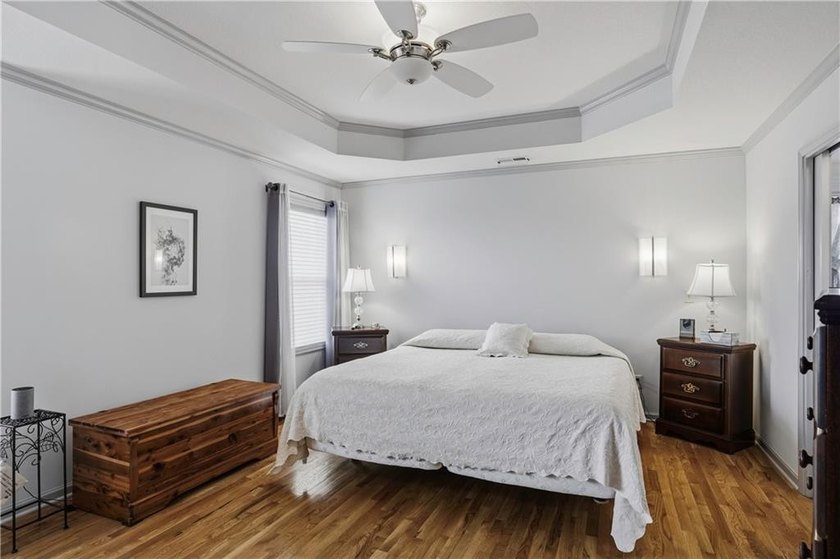Welcome to this beautifully designed 4-bedroom, 4.5-bath home - photo 33