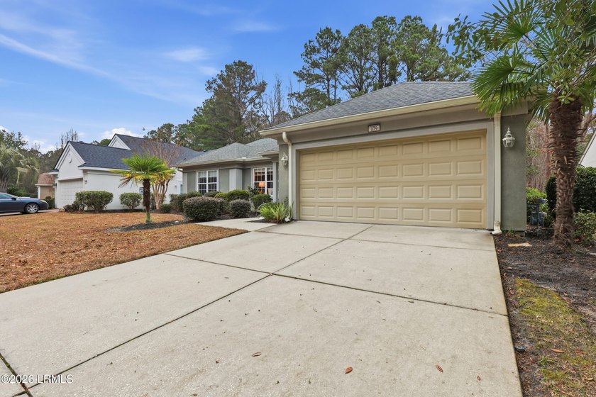 Expanded Dogwood model with private, wooded views in Sun City! - photo 3