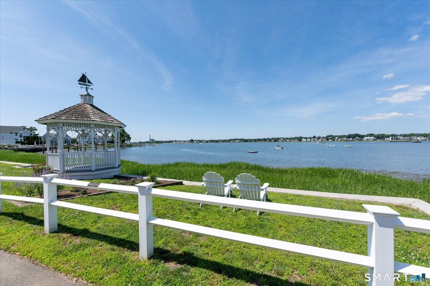 Private beach rights and an exceptional coastal lifestyle await - photo 4