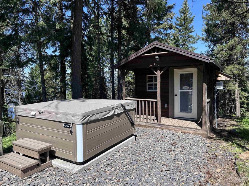Log home with views of Dworshak Reservoir! This exceptional - photo 3