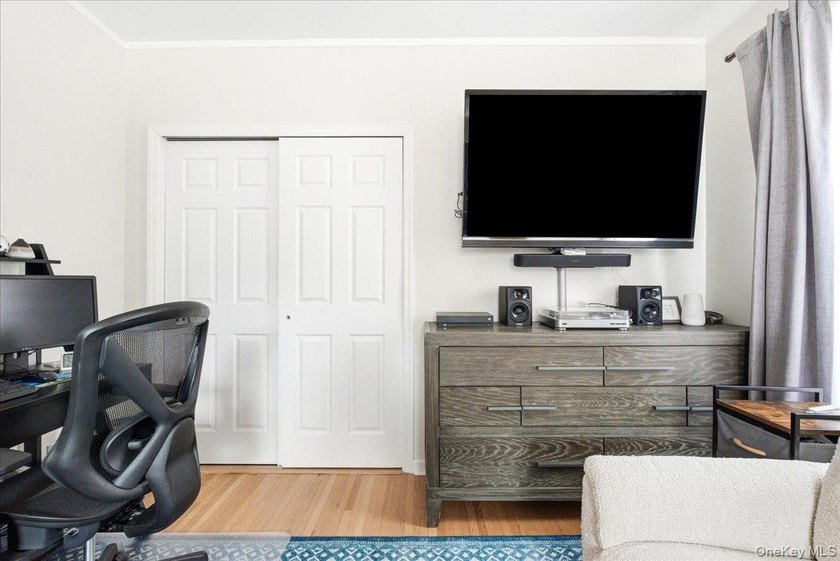 Discover the most neighborly, pet friendly, prewar coop in - photo 29