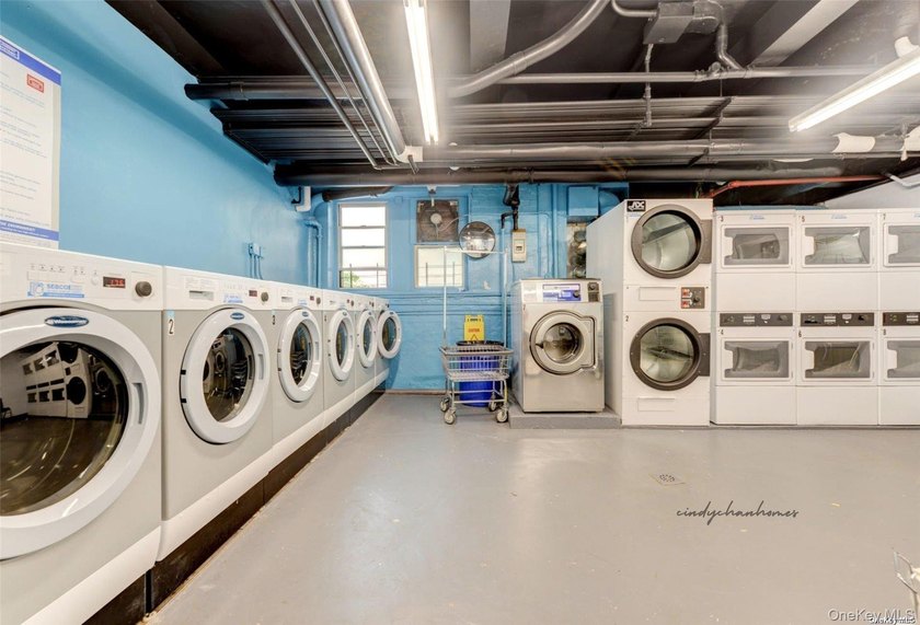 Discover the most neighborly, pet friendly, prewar coop in - photo 34