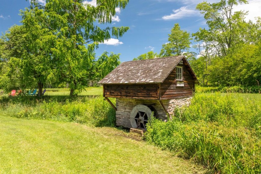Farmhouse with 2 Ponds on 87+ Acres - photo 30