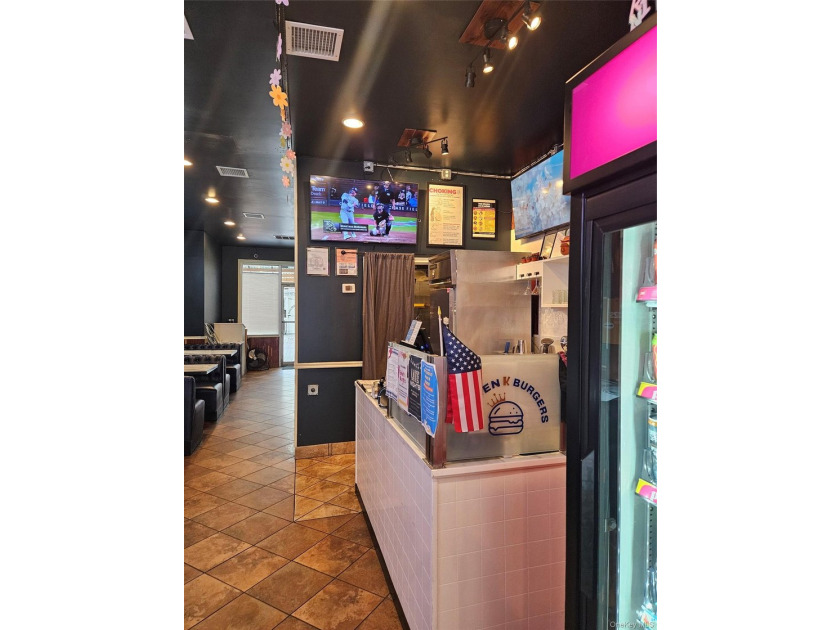 It is located in Bayside's main business district. Bell Blvd in - photo 2